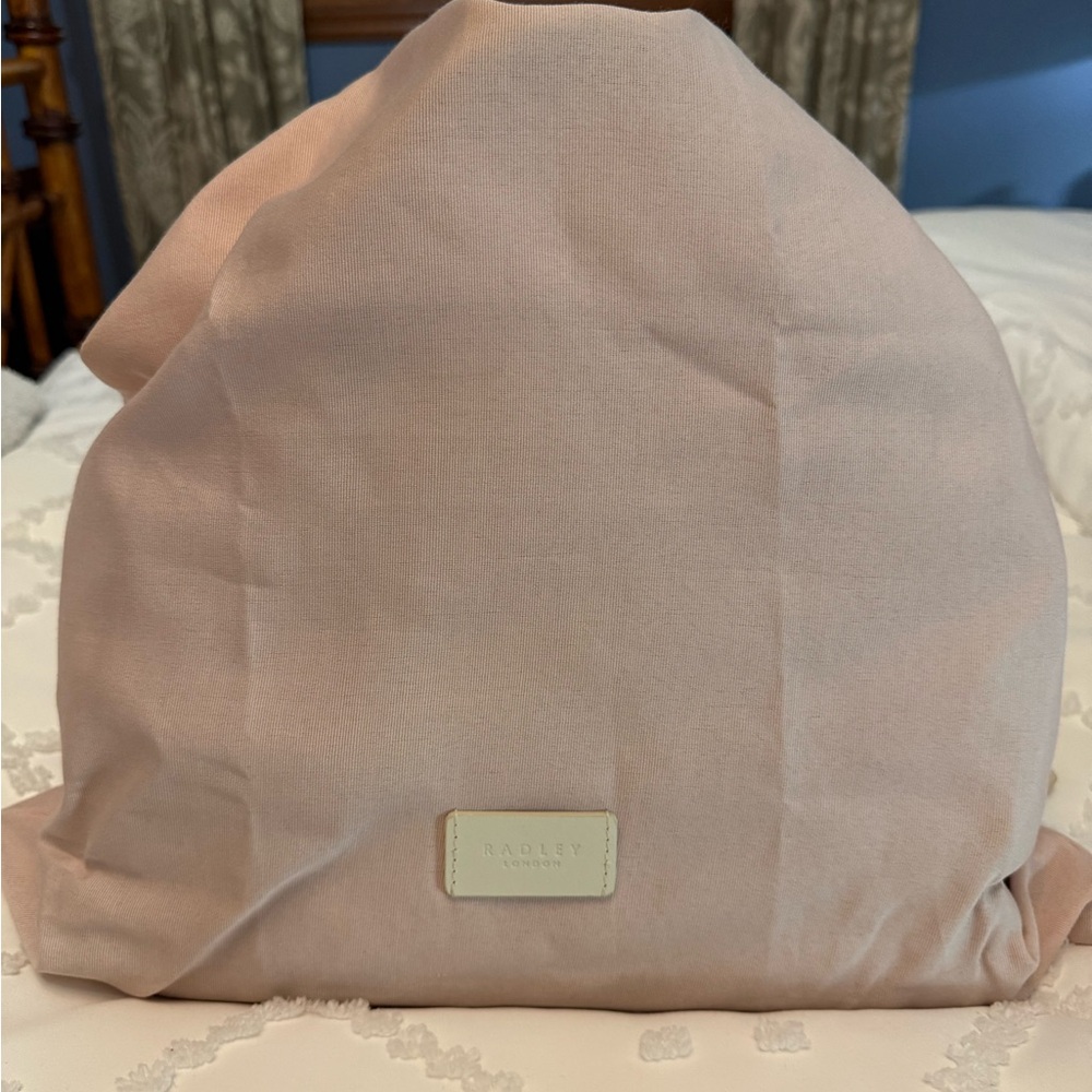 Radley London Arlington court taupe pebbled leather satchel! - Picture 8 of 9